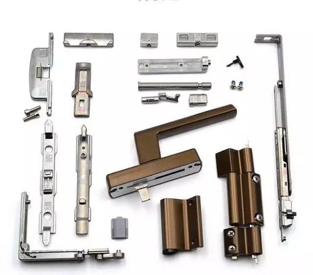 越來越火的內開內倒窗，到底值不值得安裝？過來人親述 五金配件是靈魂！